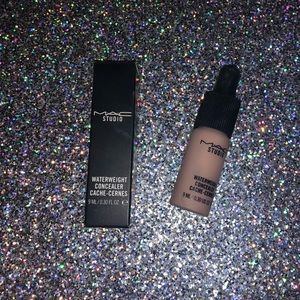 MAC Cosmetics Makeup - Water weight concealer MAC Cosmetics Makeup - Water weight concealer